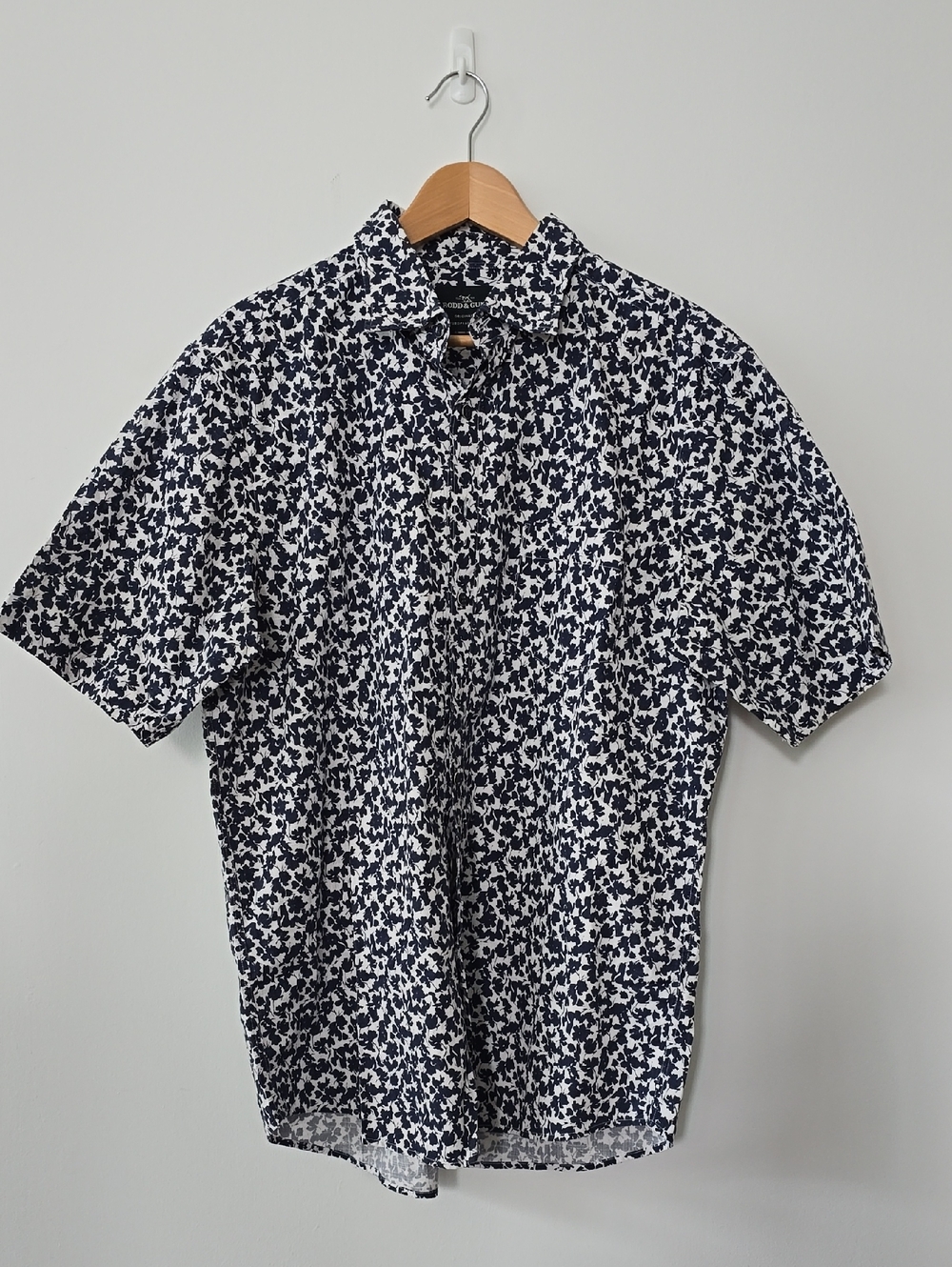 Rodd & Gunn Navy and White Floral Short-Sleeve Button-Down Shirt